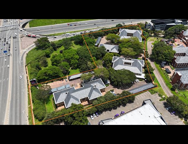 5,745M² OFFICE FOR SALE IN BRYANSTON